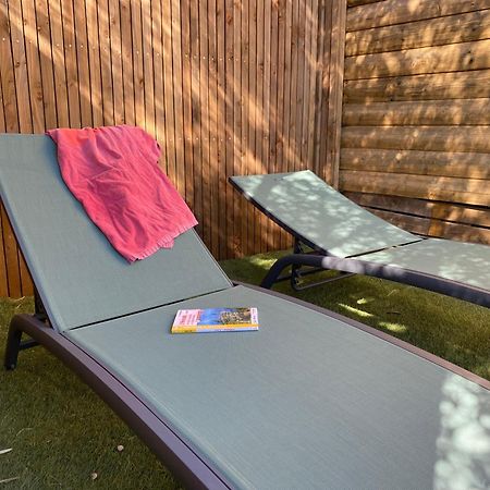 Camping Les Amandiers Castelnau-de-Guers Екстериор снимка