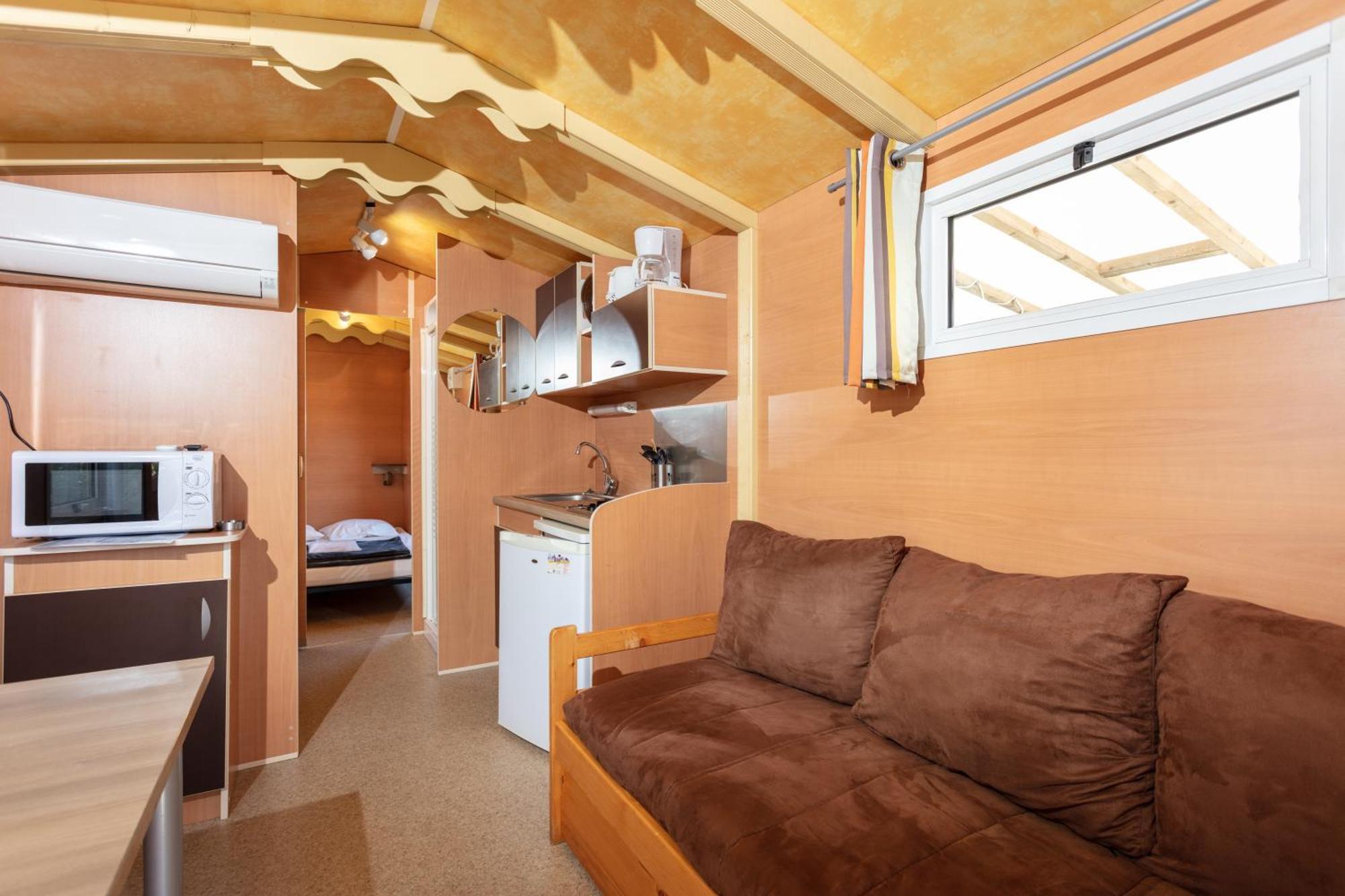 Camping Les Amandiers Castelnau-de-Guers Екстериор снимка